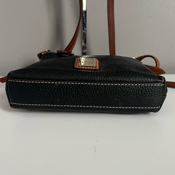 Dooney & Bourke Pebble Grain Crossbody Bag - Picture 3 of 8